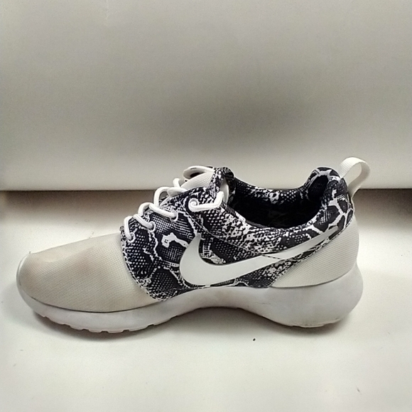 Nike Roche Run Running Shoes Women - Picture 5 of 12